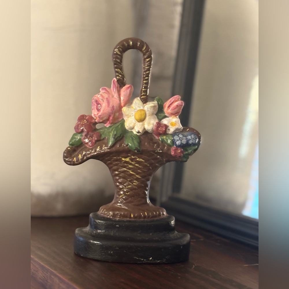 Vintage Cast Iron Door Stop. Basket of Flowers. Authentic 30’s 40’s. Hubley? - Picture 8 of 8